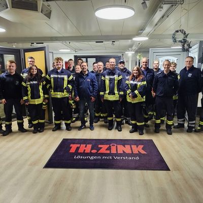 FFW Bergen: ELW-Gruppe der Stadtfeuerwehr Bergen führt Objektkunde durch