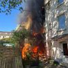 FW-E: Großes Brandereignis lässt ein Mehrfamilienhaus unbewohnbar werden - aufwendiger Einsatz für die Feuerwehr
