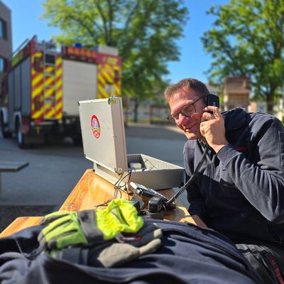 FW-WRN: Besuch der Feuerwehr an der Wiehagengrundschule: Brandschutz zum Anfassen