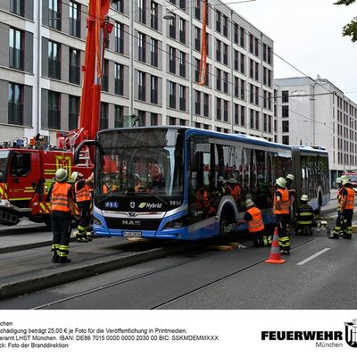 FW-M: Unfreiwilliger Zwischenstopp für Linienbus (Haidhausen)