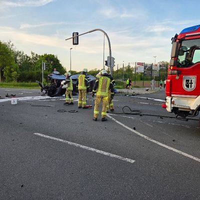 FW Datteln: schwerer Verkehrsunfall auf dem Landwehrring fordert eine verletzte Person