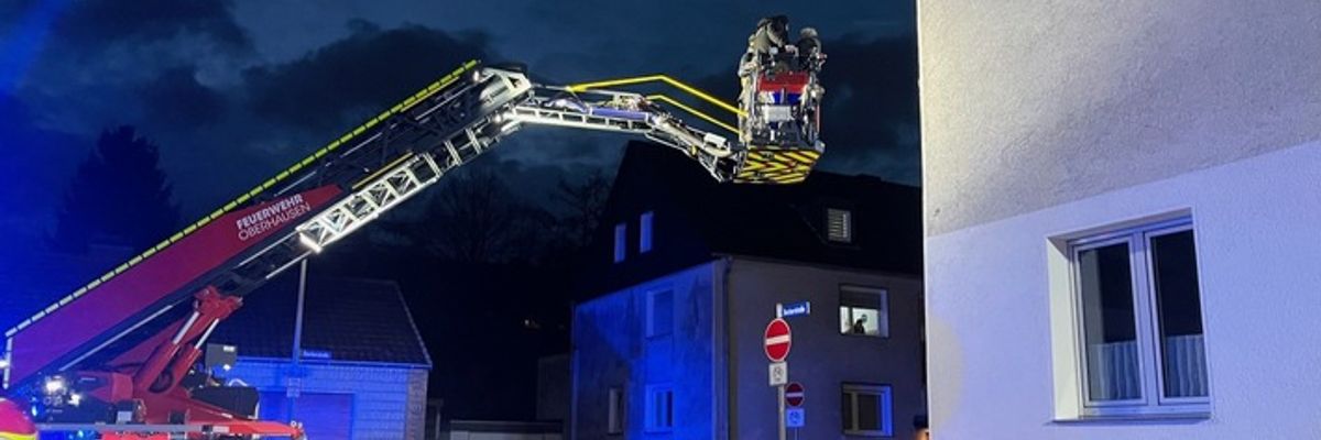 FW-OB: Kellerbrand im Mehrfamilienhaus