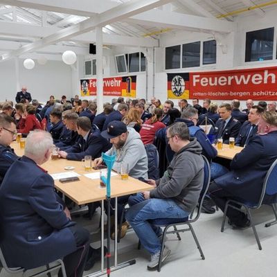 FW Helmstedt: Reibungsloser Führungswechsel in der Ortsfeuerwehr Emmerstedt im Jahr 2025