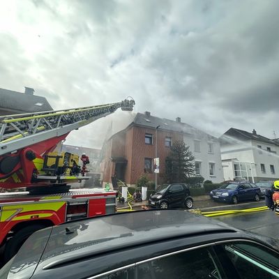 FW-Velbert: Dachstuhlbrand und mehrere Paralleleinsätze