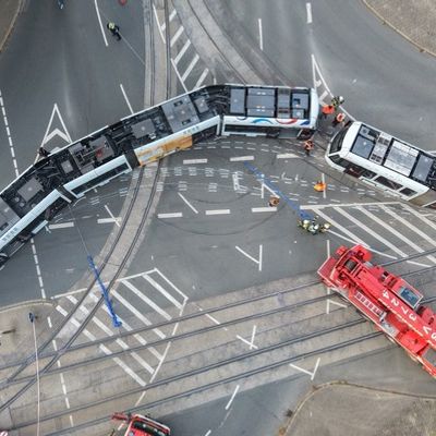 FW-BO: Straßenbahnentgleisung mit Verletzten in Bochum-Mitte