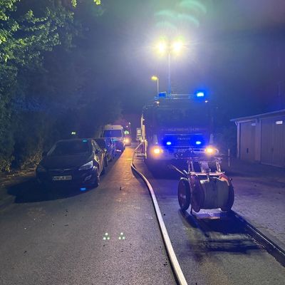 FW-WAF: Vollbrand einer Gartenlaube