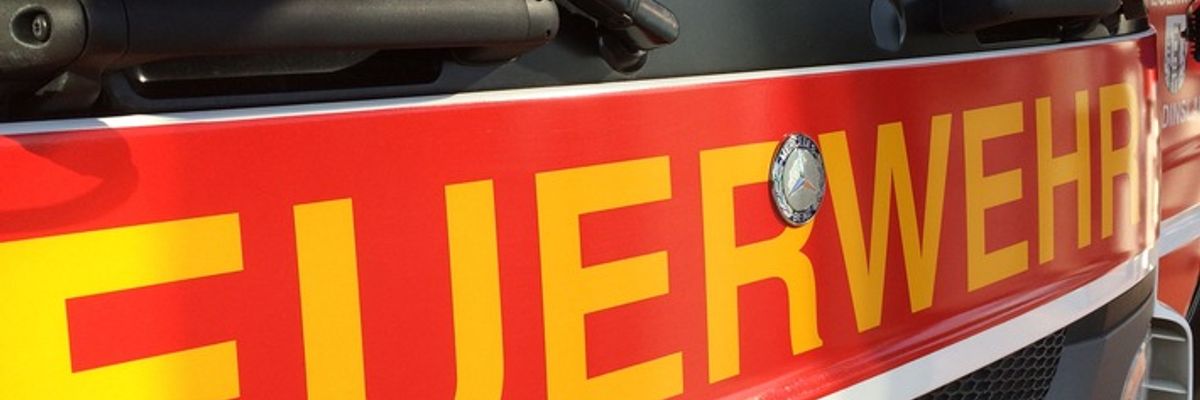 FW Dinslaken: Feuerwehr mehrfach im Einsatz
