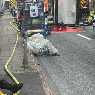 FW-Velbert: Umfangreicher Gefahrguteinsatz in Velbert-Mitte erfolgreich abgeschlossen