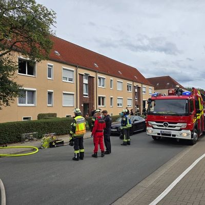 FW-WRN: Wohnungsbrand in der Bergstraße