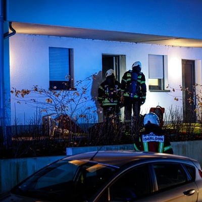 FW-MK: E-Roller brennt nachts in Wohnung