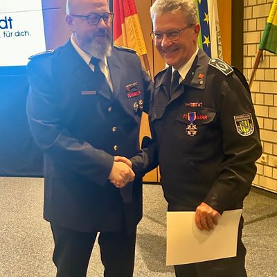 FW-OE: Verabschiedung von Markus Hamers und Ernennung von Benjamin Heinert zum Leiter der Feuerwehr Lennestadt
