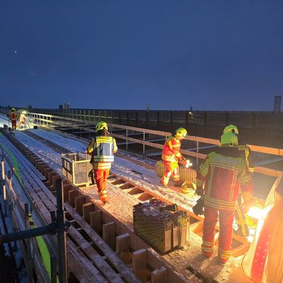 FW-RD: Brennende Acetylenflasche sorgt für umfangreiche Sperrungen auf der A7 und dem Nord-Ostsee-Kanal