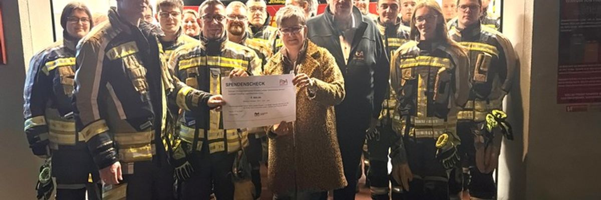 FW Hünxe: Großzügige Spende für den Förderverein der Freiwilligen Feuerwehr in Drevenack e.V.
