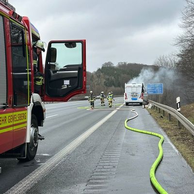 FW-EN: Brennendes Wohnmobil auf der BAB 1