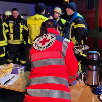 FW Schalksmühle: Großeinsatz durch Brand in Schalksmühle-Everinghausen