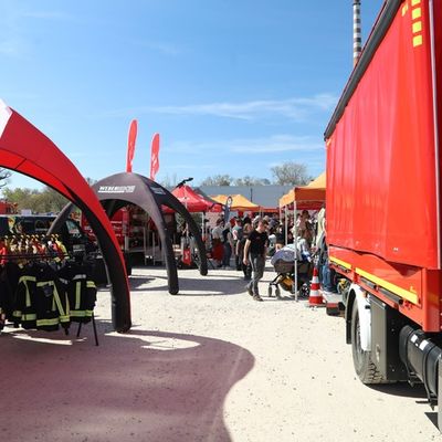 Feuerwehr Nürnberg: Auftaktveranstaltung des 150. Jubiläums der Berufsfeuerwehr Nürnberg bei bestem Wetter - Erste offene Bayerische Meisterschaften in der Unfallrettung in Nürnberg