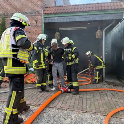 FW-SE: Alarmübung: Mehrere Personen vermisst- Gemeinsame Übung von Feuerwehr und Rettungsdienst