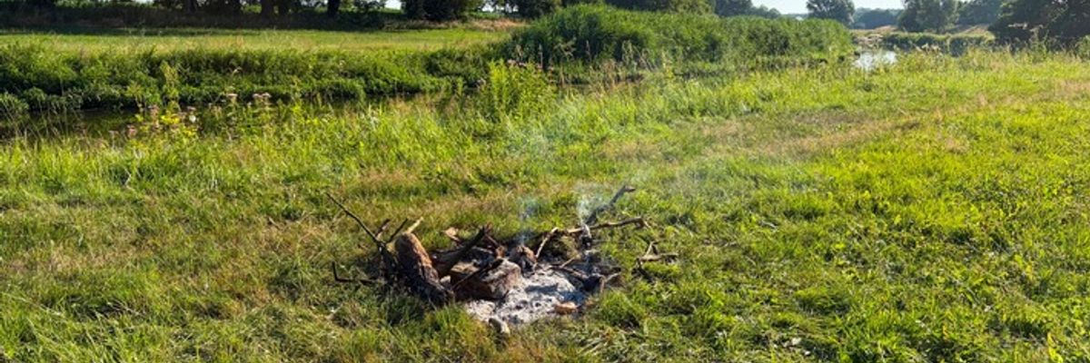 FW Flotwedel: Unbeaufsichtigtes Lagerfeuer an der Aller - Feuerwehr warnt vor hoher Brandgefahr