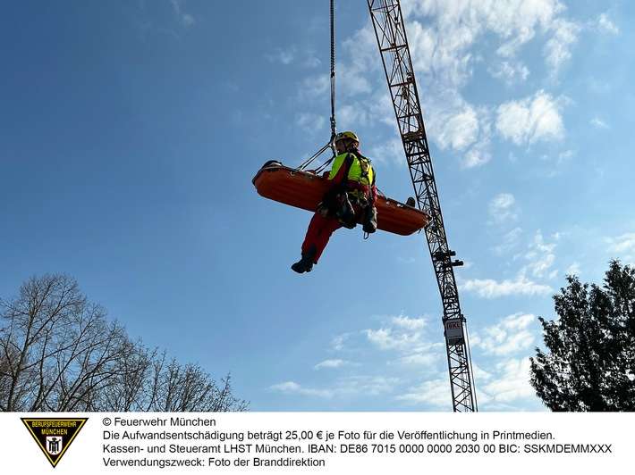 FW-M: Notfallrettung auf Baustelle (Menterschwaige)