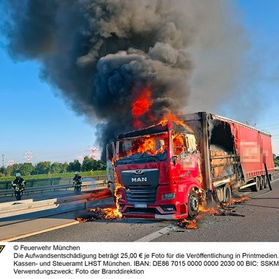 FW-M: Lkw-Brand auf Autobahn (A 99)