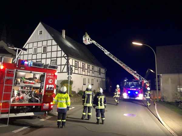 FW-OE: Kaminbrand sorgt für Einsatz der Feuerwehr