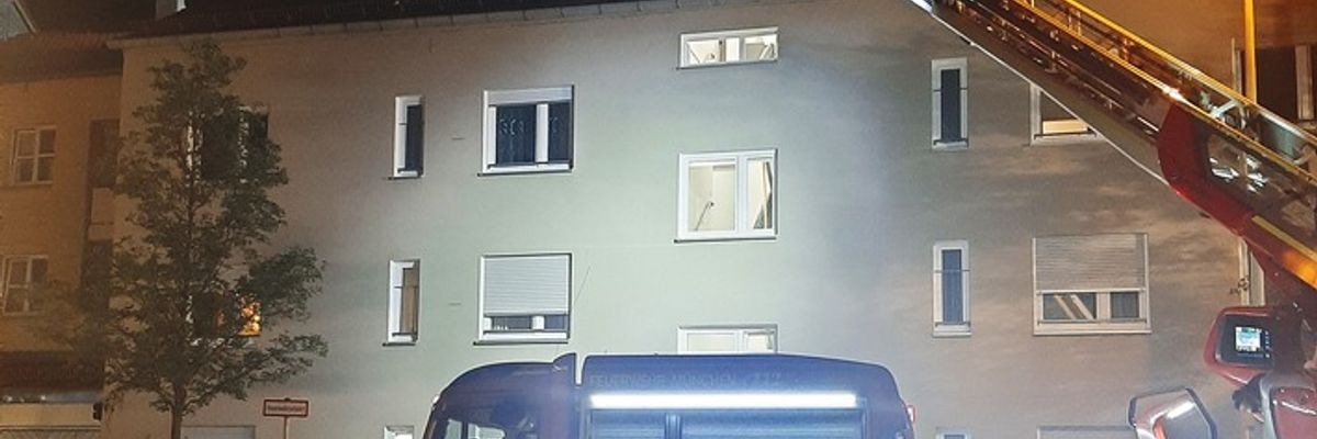 FW-M: Feuer in der Dachgaube (Sendling)