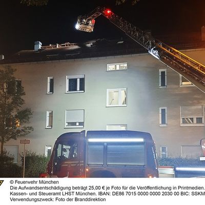 FW-M: Feuer in der Dachgaube (Sendling)