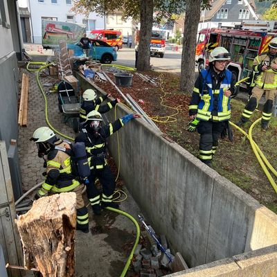 FW-PL: Entstehungsbrand Dach an der Herscheider Straße
