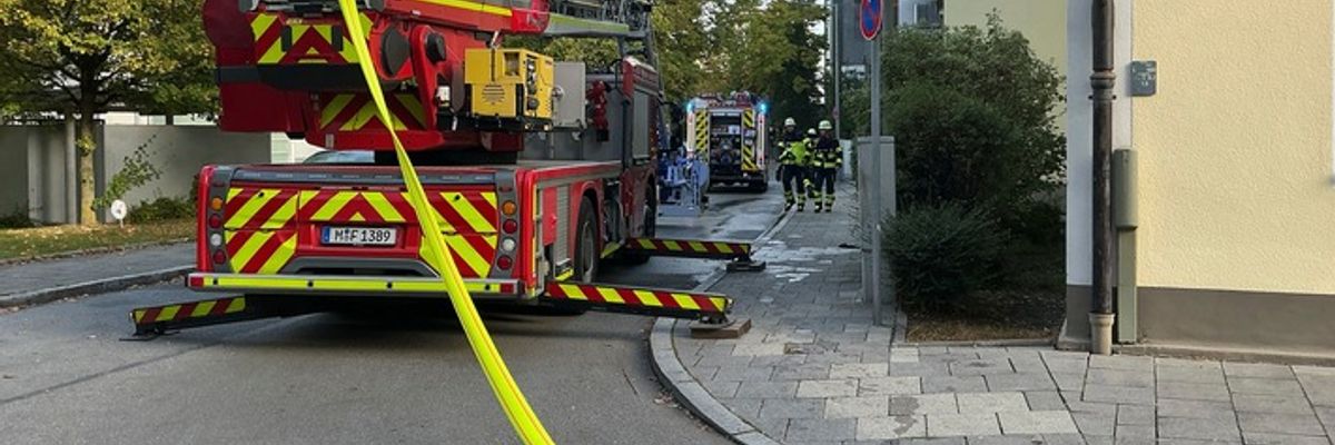 FW-M: Zwei Katzen bei Zimmerbrand verstorben (Am Westkreuz)