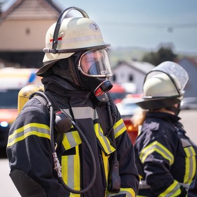FW LK Neunkirchen: Brand auf Garagendach - Feuerwehr verhindert Schlimmeres