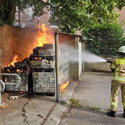 Feuerwehr Goch: Mehrere Brandereignisse in der Gocher Innenstadt Polizei startet Zeugenaufruf