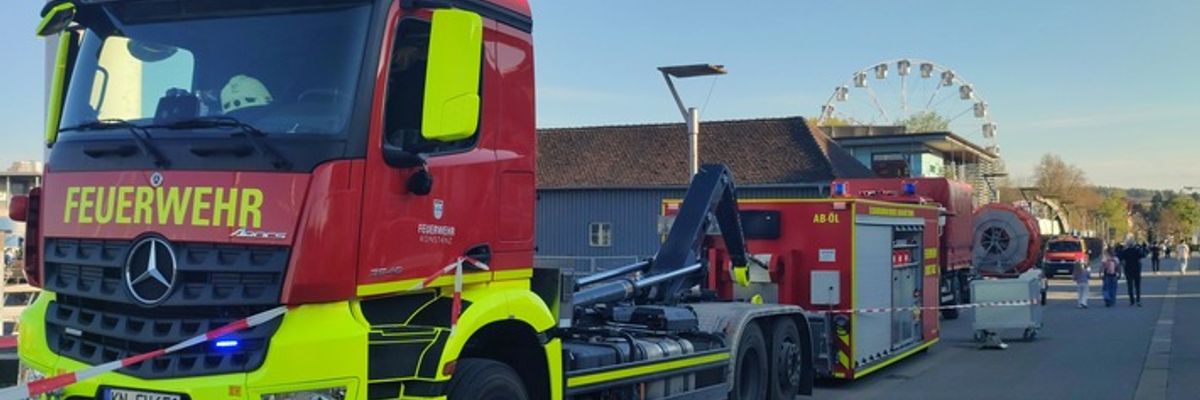 FW Konstanz: Ölteppich im Konstanzer Hafen