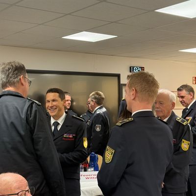 FW-EN: Neujahrsempfang des Kreisfeuerwehrverbandes im winterlichen Breckerfeld - Christoph Schöneborn zum Ehrenmitglied ernannt.