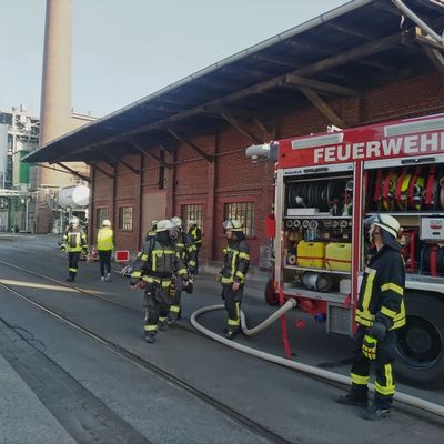 FW-AR: Konzertierte Jahresübung bei Perstorp Chemicals GmbH: Erfolgreiche Menschenrettung und Brandbekämpfung