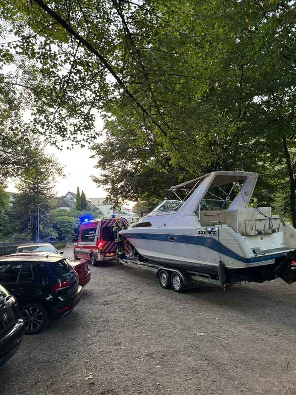 FW-NE: Motorschaden mit Rauchentwicklung auf Sportboot | Keine Verletzten