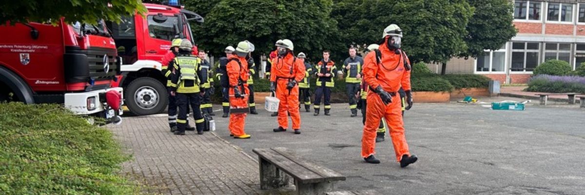 FW-ROW: Gefahrstoffeinsatz an Berufsbildender Schule in Zeven