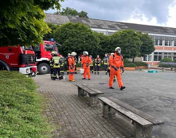 FW-ROW: Gefahrstoffeinsatz an Berufsbildender Schule in Zeven