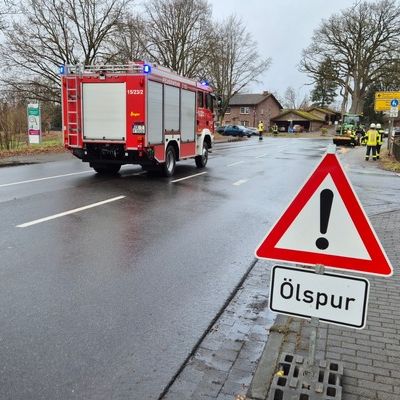 FW Südheide: Mehrere kilometerlange Ölspur im Ortsgebiet von Beckedorf