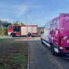 FW Niederkrüchten: Feuerwehr sichert beschädigte Gasleitung in Niederkrüchten / Bagger beschädigt Zuleitung zu Wohnhaus am Eibenweg, Energieversorger sperrt Leitung ab