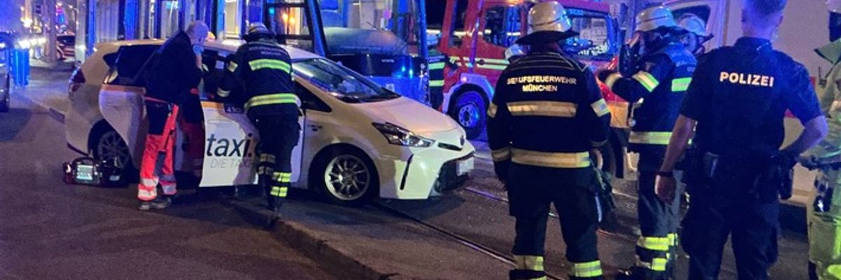 FW-M: Taxi und Straßenbahn treffen sich (Ludwigsvorstadt)