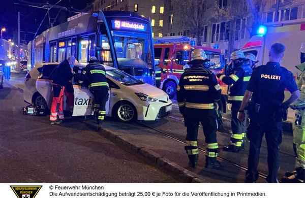 FW-M: Taxi und Straßenbahn treffen sich (Ludwigsvorstadt)