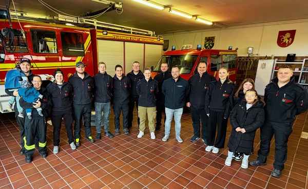 FW Mechernich: Feuerwehr unterstützt Wartung von 40 Defibrillatoren im Stadtgebiet