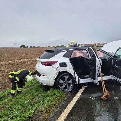 FW Ense: Verkehrsunfall auf der B516