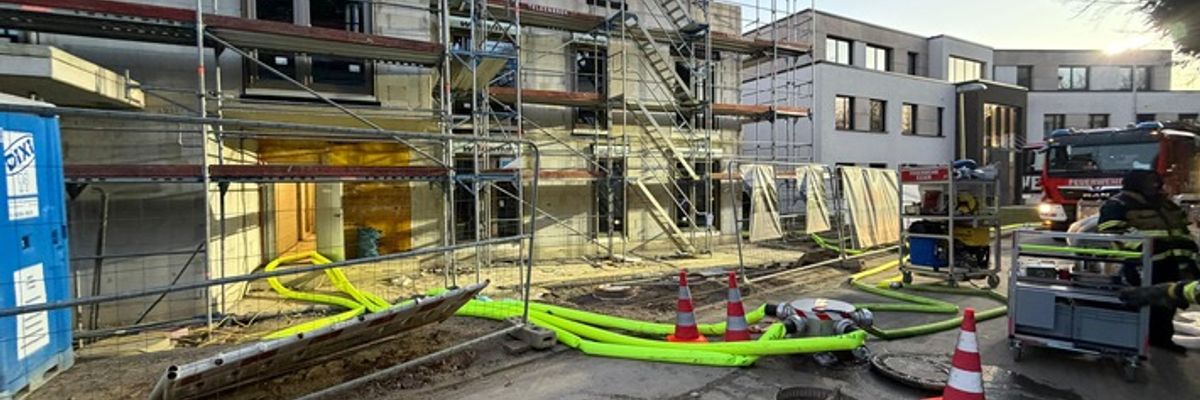 FW-E: Wasserrohrbruch überflutet Tiefgarage mit 1,2 Millionen Litern Wasser
