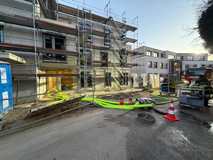 FW-E: Wasserrohrbruch überflutet Tiefgarage mit 1,2 Millionen Litern Wasser