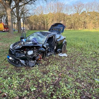 FW Hünxe: Verkehrsunfall mit einer schwerverletzten Person