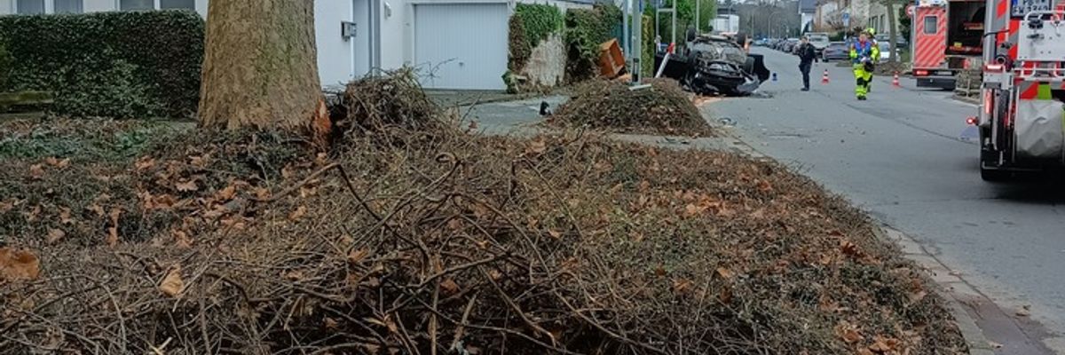 FW Paderborn: Verkehrsunfall Penzlinger Straße