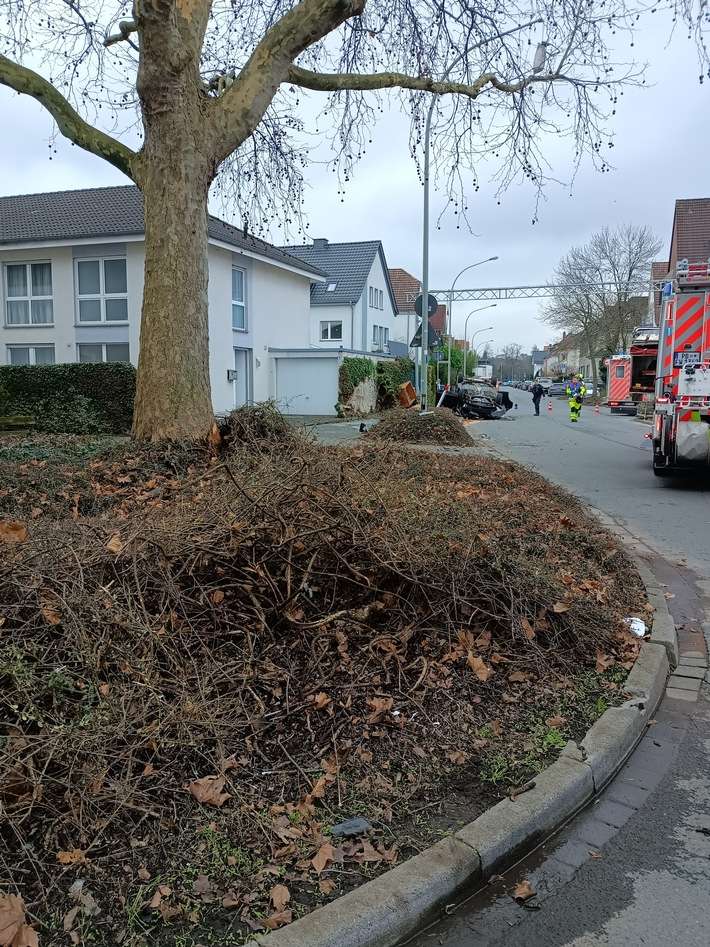 FW Paderborn: Verkehrsunfall Penzlinger Straße