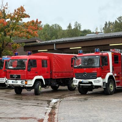 FW Beverungen: Gemeinsames Zirkeltraining stärkt Zusammenarbeit über Grenzen hinweg / Feuerwehren und Rettungsdienste aus dem Dreiländereck üben in Beverungen