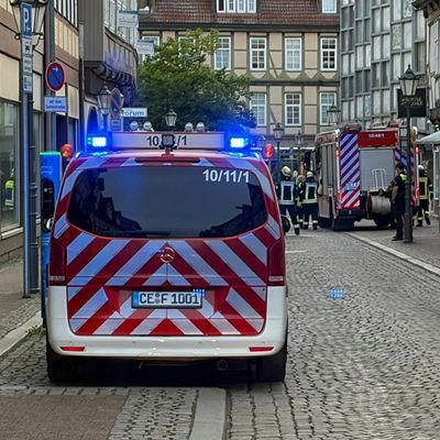 FW Celle: Heckenbrand und vier weitere Einsätze am Samstag